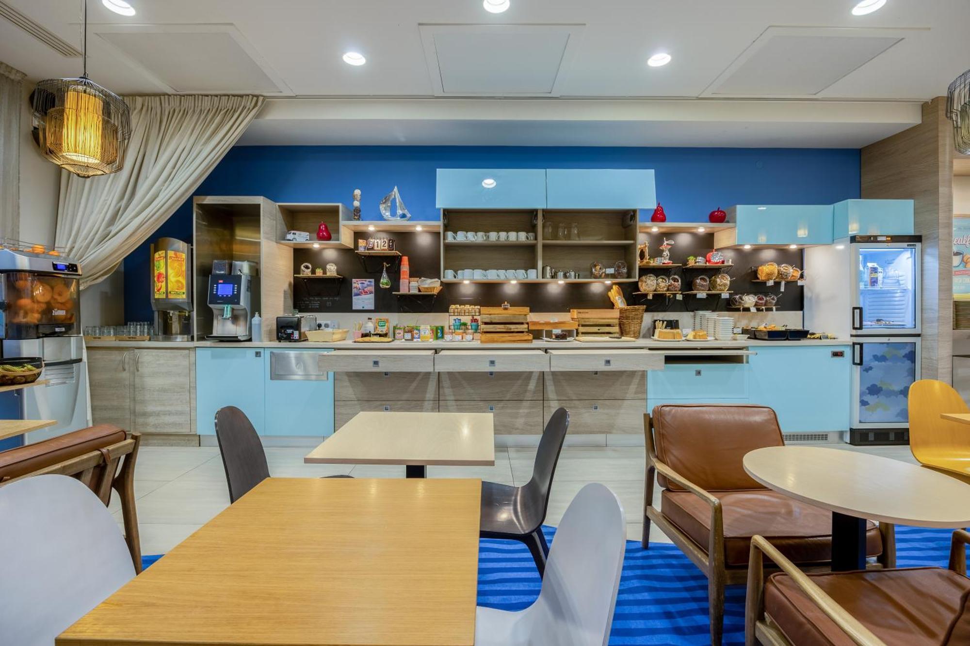Hotel Ibis Styles La Rochelle Centre Exterior foto