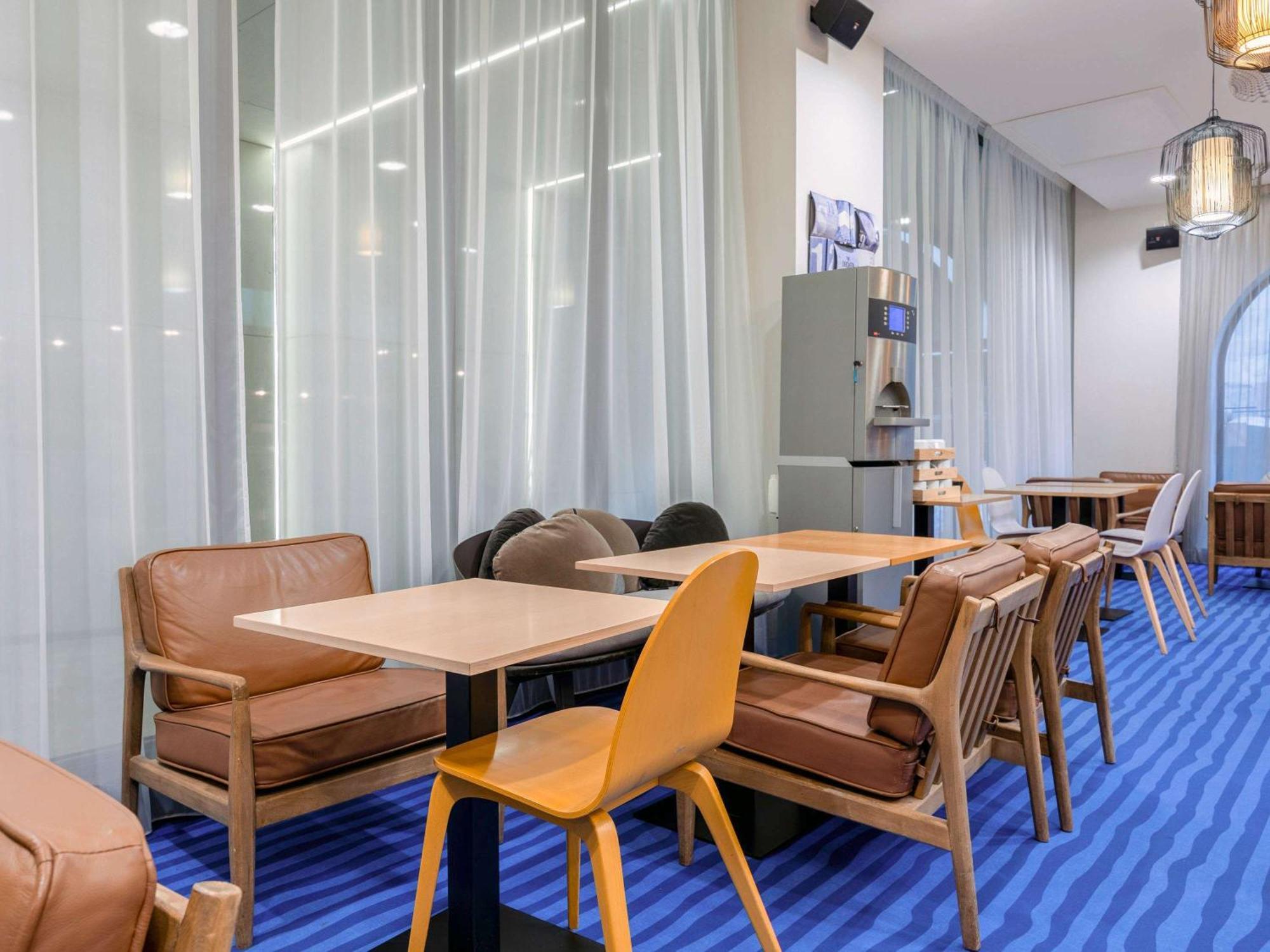 Hotel Ibis Styles La Rochelle Centre Exterior foto
