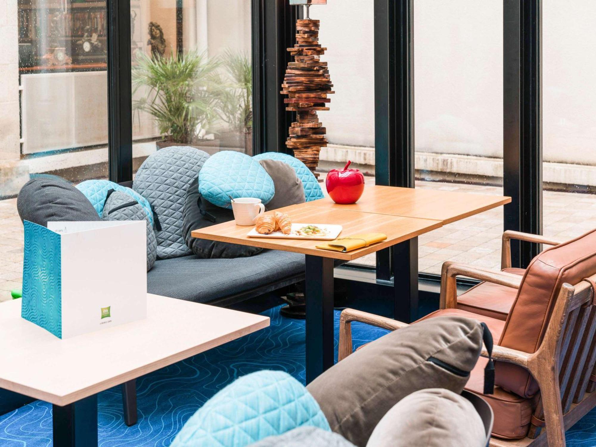 Hotel Ibis Styles La Rochelle Centre Exterior foto