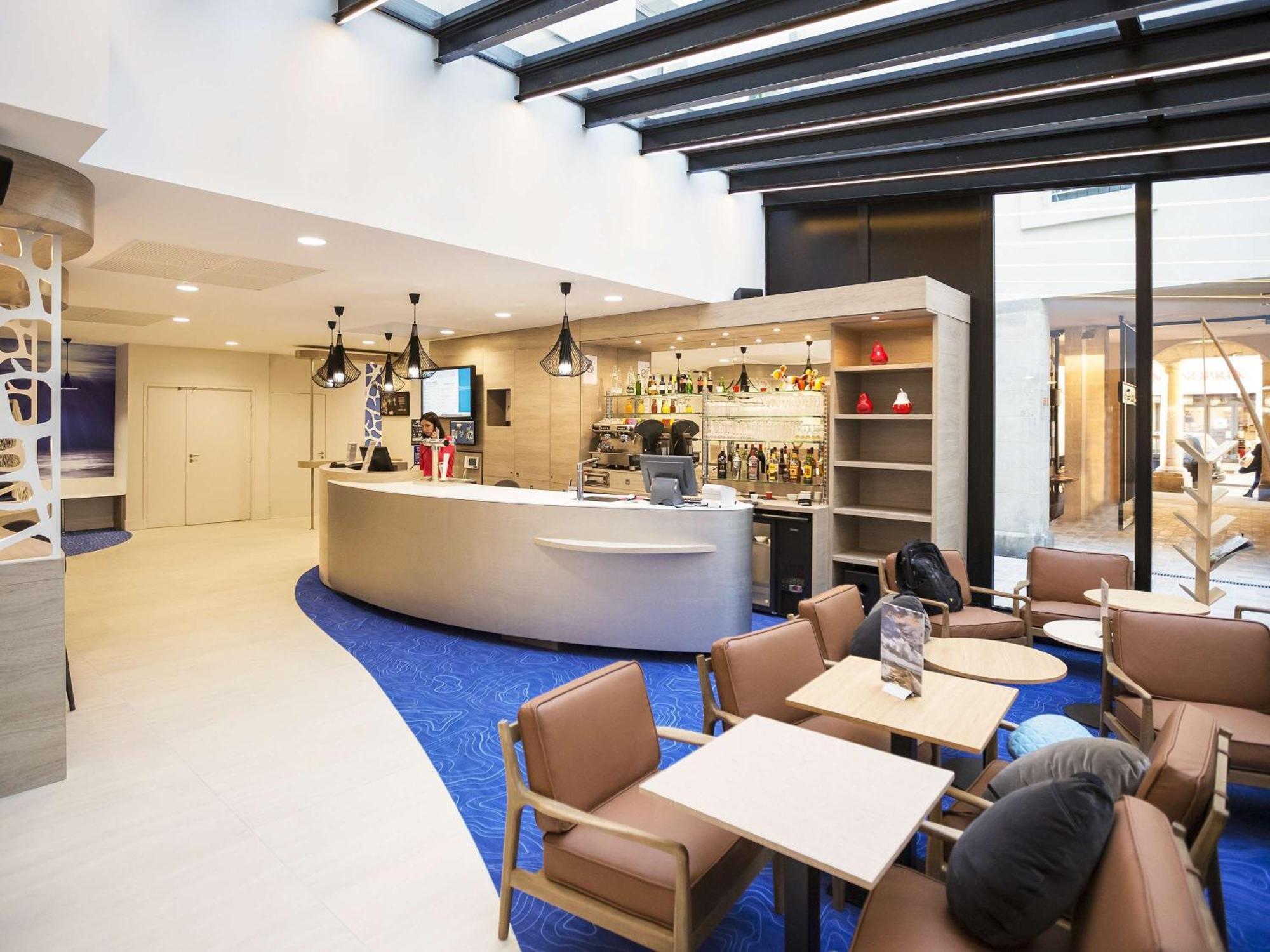 Hotel Ibis Styles La Rochelle Centre Exterior foto
