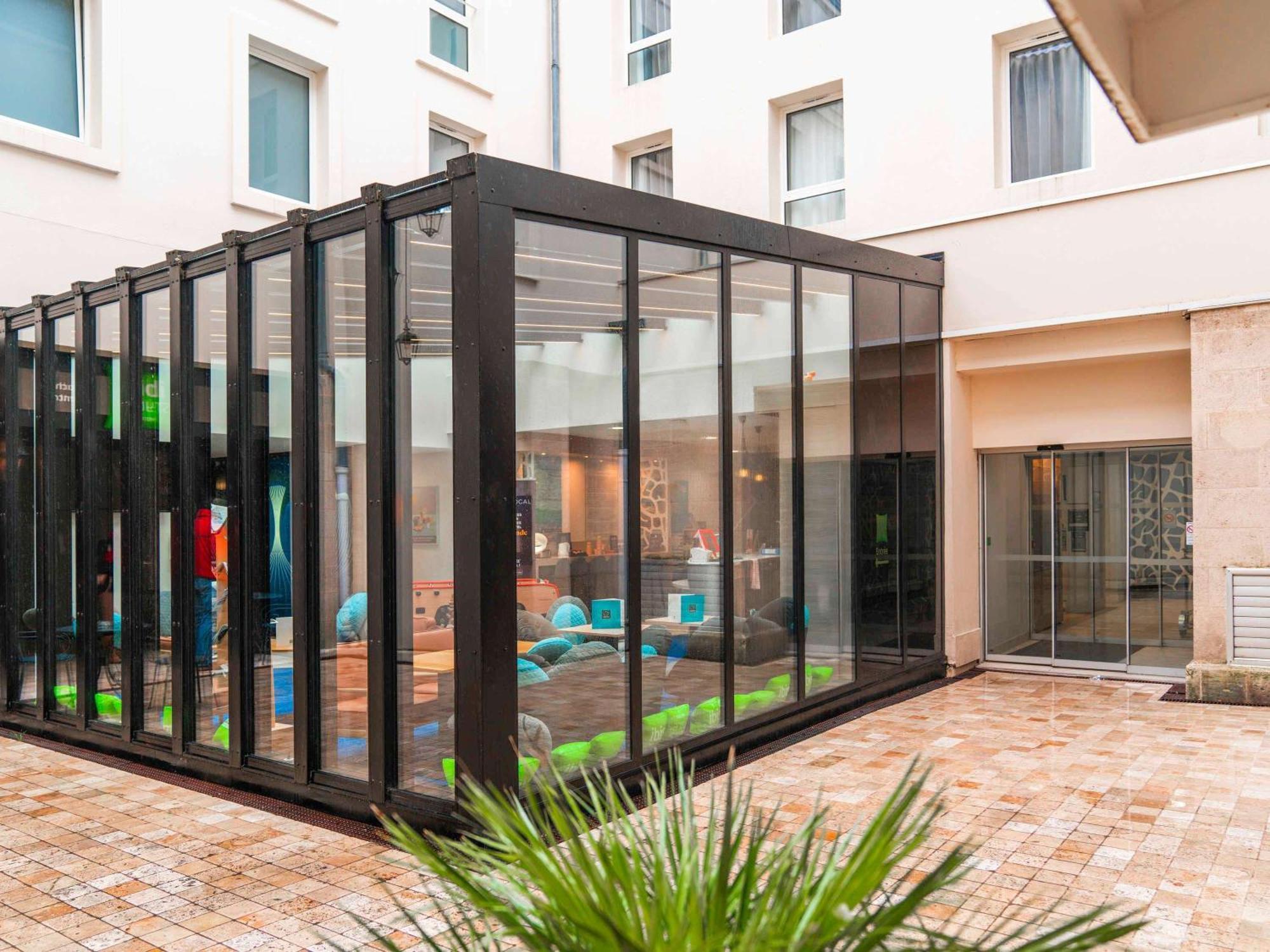 Hotel Ibis Styles La Rochelle Centre Exterior foto