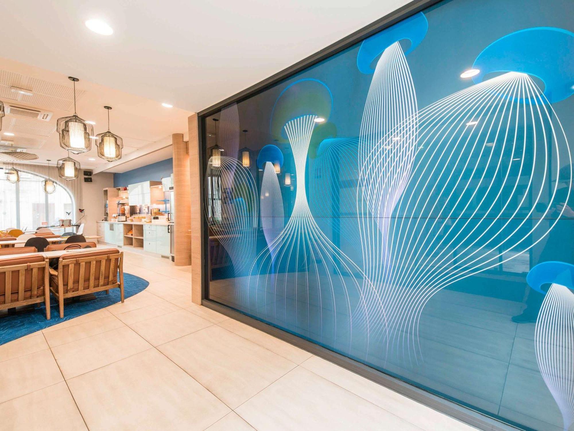 Hotel Ibis Styles La Rochelle Centre Exterior foto